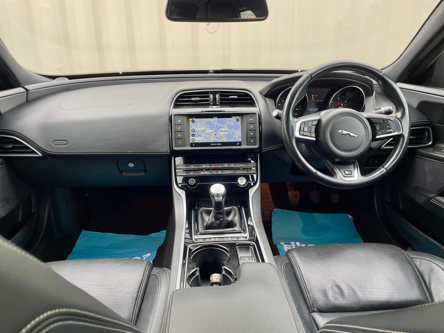 Used Jaguar XE 2016 for sale - 77633024: Photo 9