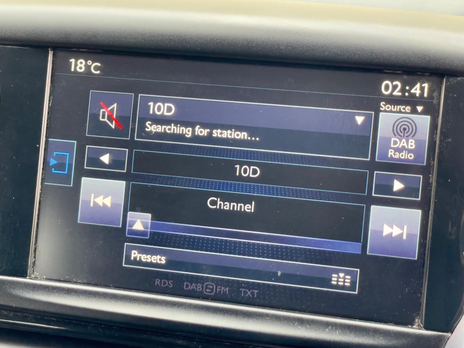 Used Peugeot 2008 2015 for sale - 78127928: Photo 11