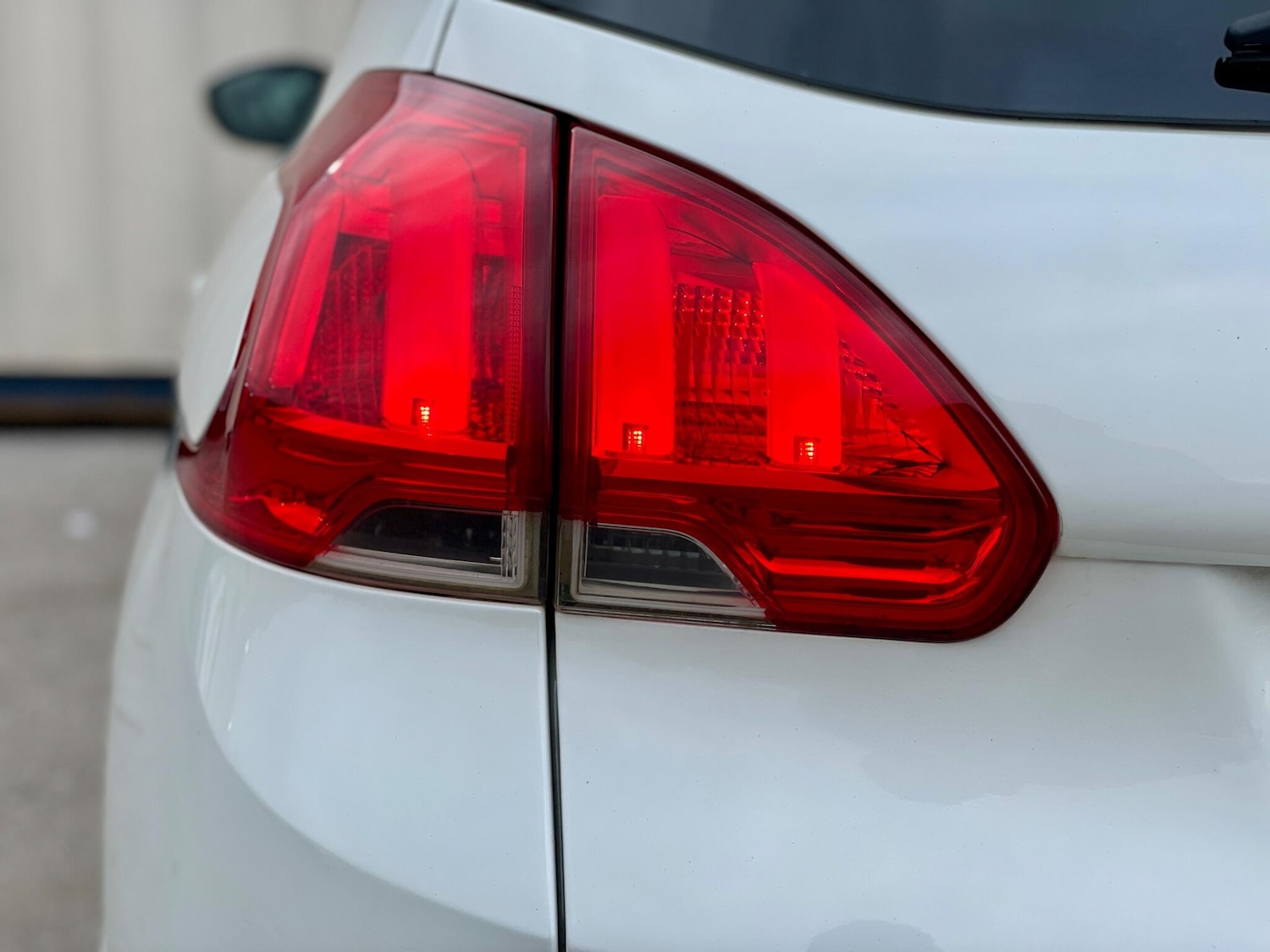 Used Peugeot 2008 2015 for sale - 78127928: Photo 25