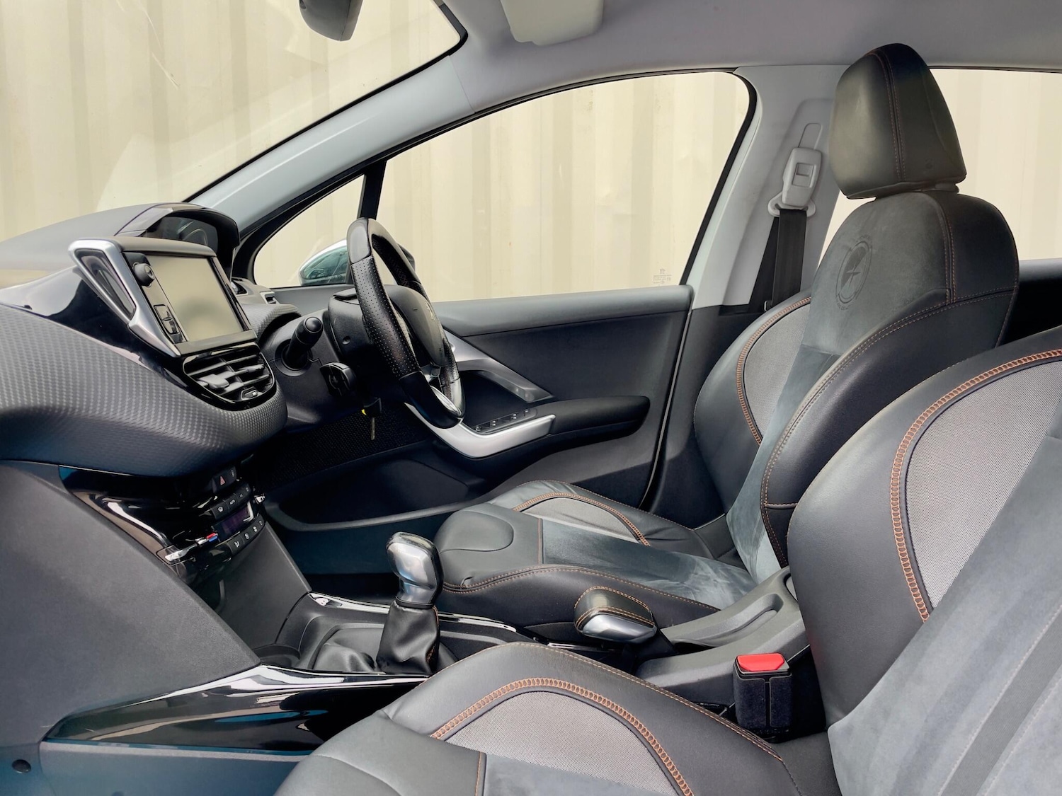 Used Peugeot 2008 2015 for sale - 78127928: Photo 48