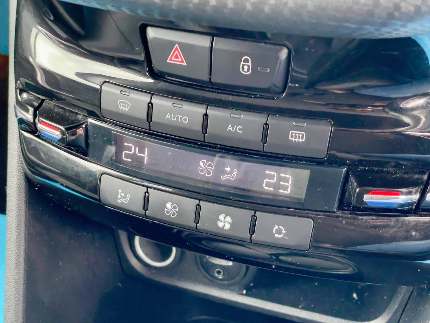 Used Peugeot 2008 2015 for sale - 78127928: Photo 56