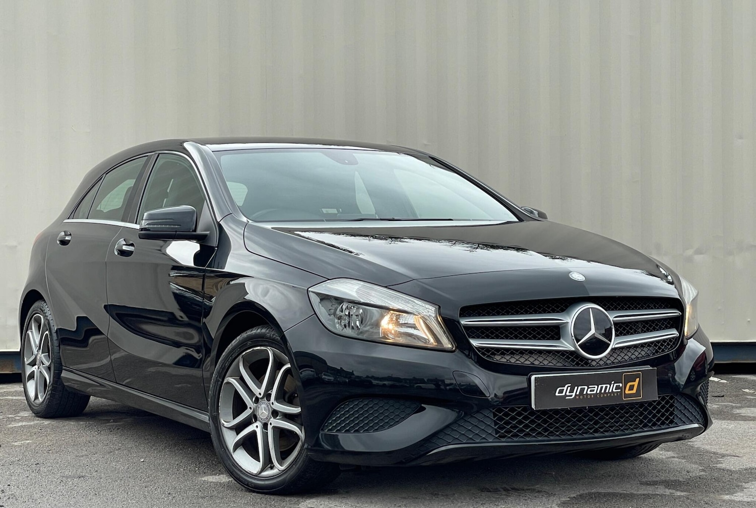 Used Mercedes-Benz A-Class 2015 for sale - 76151906: Photo 2