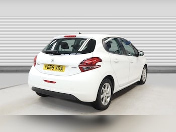 Used Peugeot 208 2015 for sale - 76215647: Photo 4
