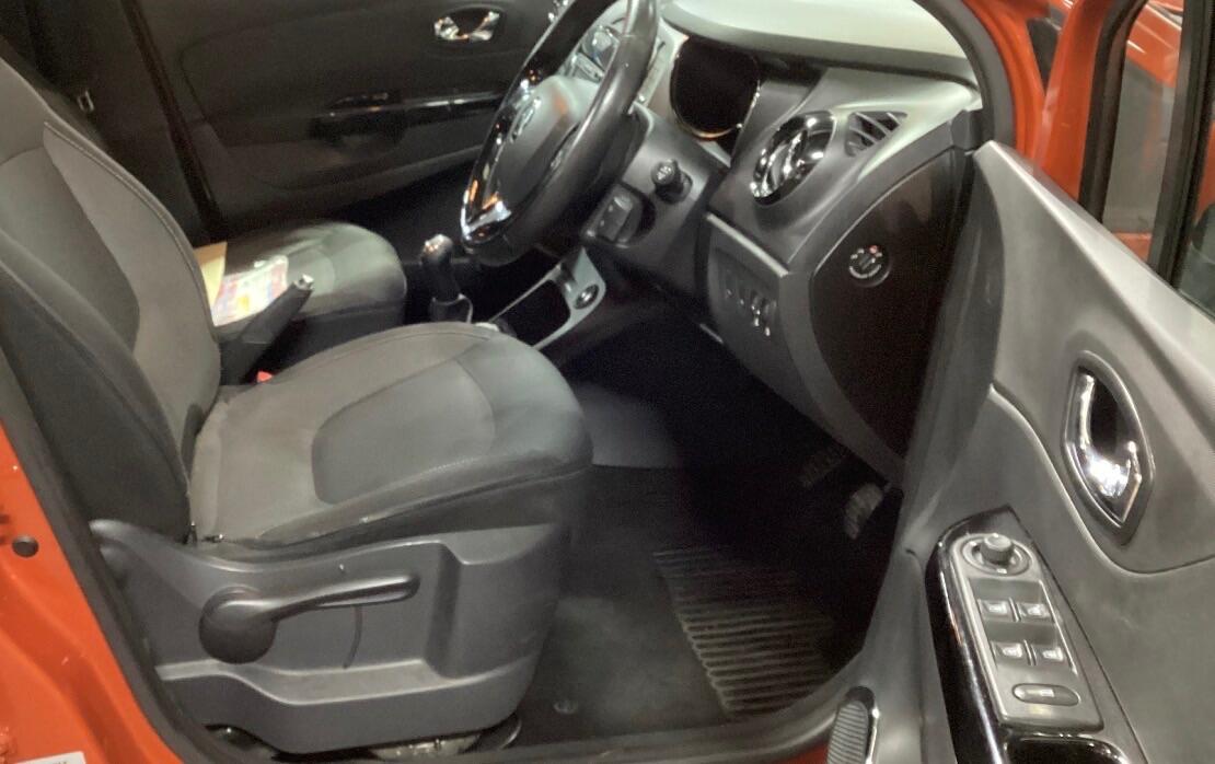 Used Renault Captur for sale - 76728196: Photo 6