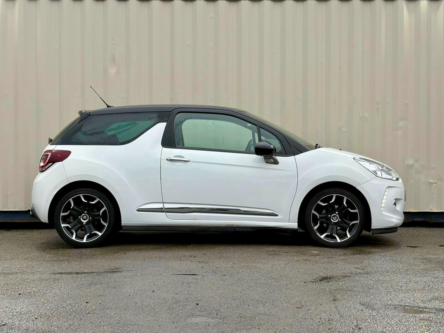 Used Citroen DS3 2014 for sale - 77305332: Photo 18