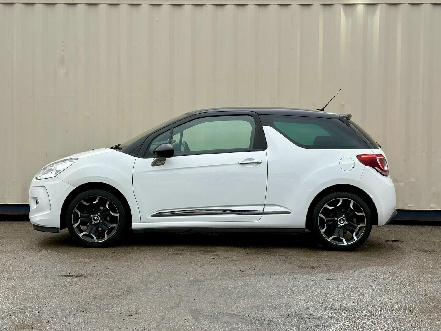 Used Citroen DS3 2014 for sale - 77305332: Photo 19
