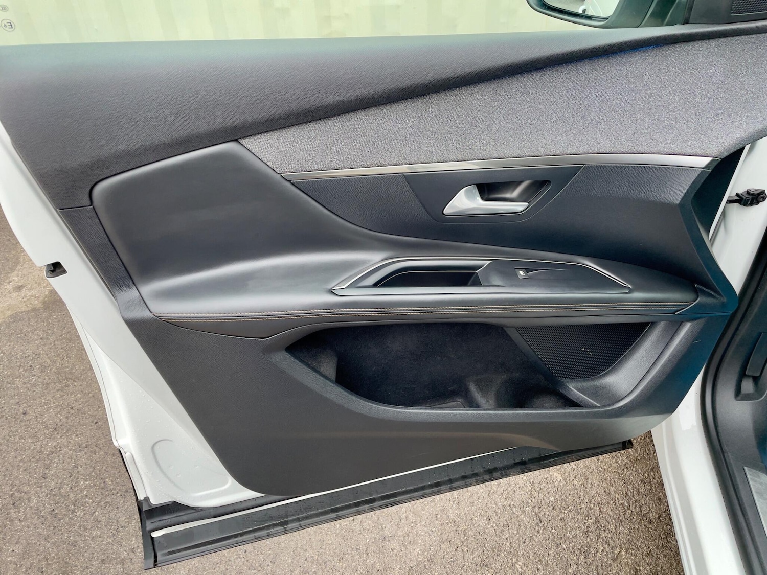 Used Peugeot 3008 2017 for sale - 77625574: Photo 46