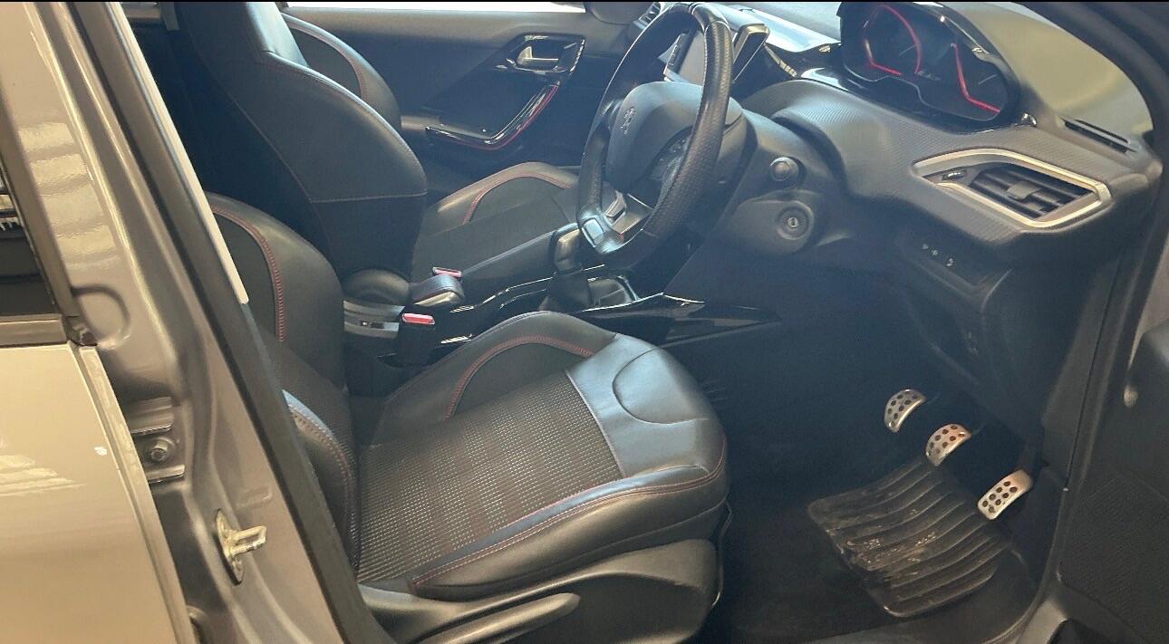 Used Peugeot 2008 2017 for sale - 77969851: Photo 11