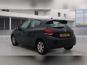 Used Peugeot 208 2018 for sale - 77625292: Photo