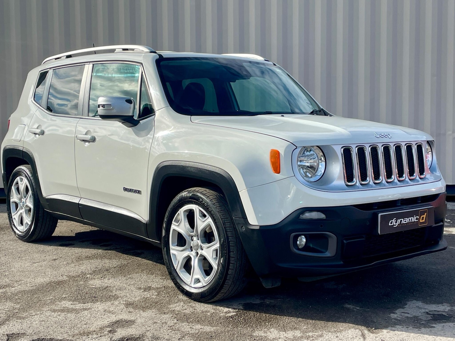 Used Jeep Renegade 2016 for sale - 76388271: Photo 2