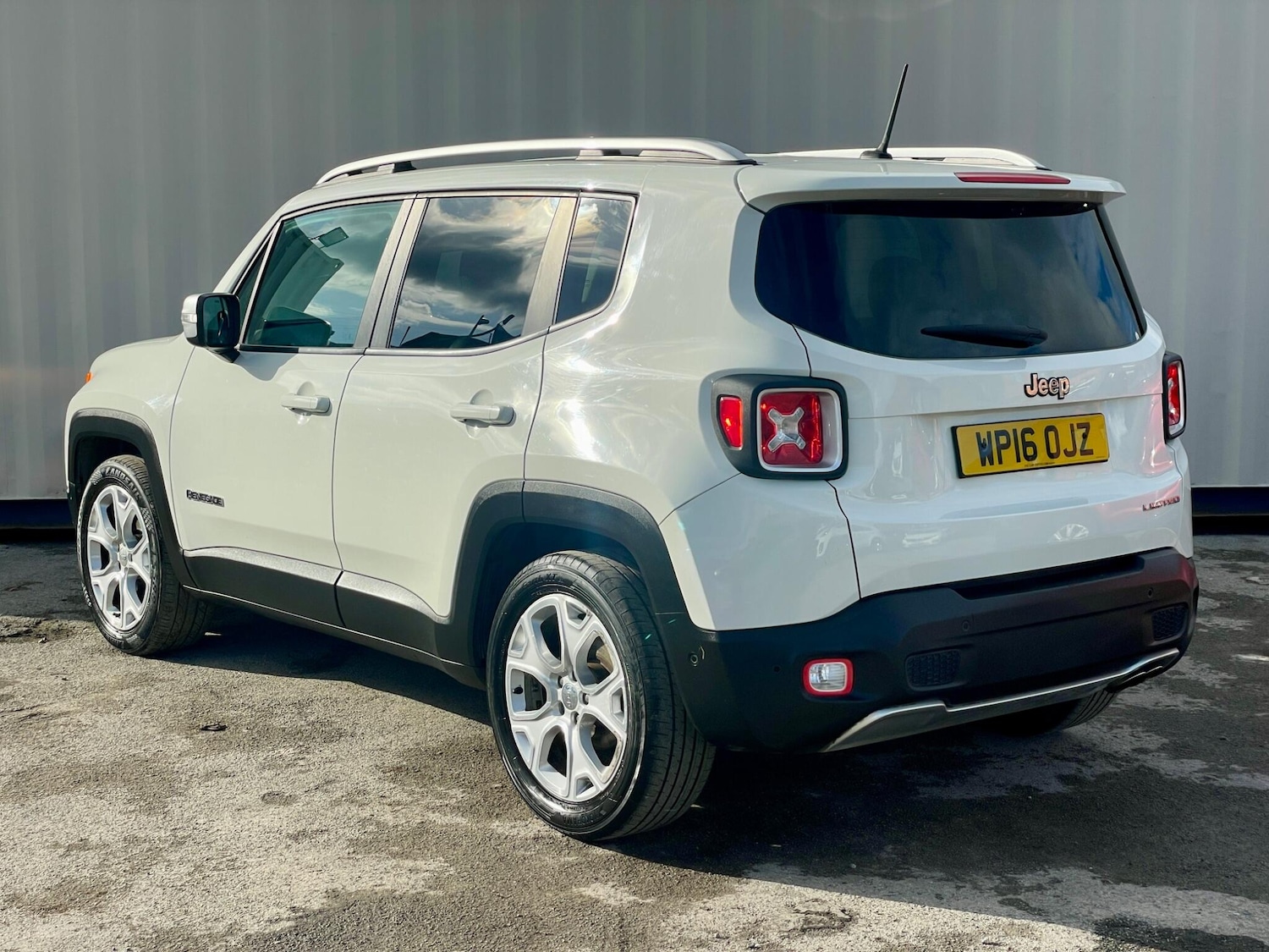 Used Jeep Renegade 2016 for sale - 76388271: Photo 4