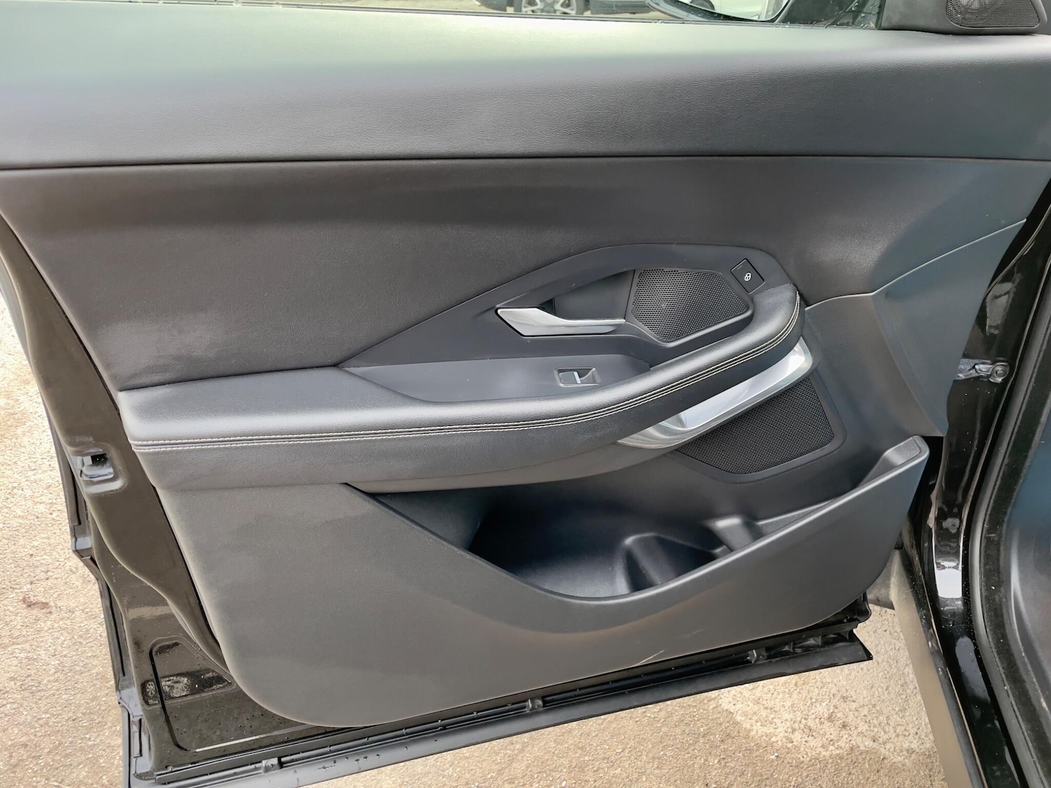 Used Jaguar E-Pace 2019 for sale - 76965307: Photo 43