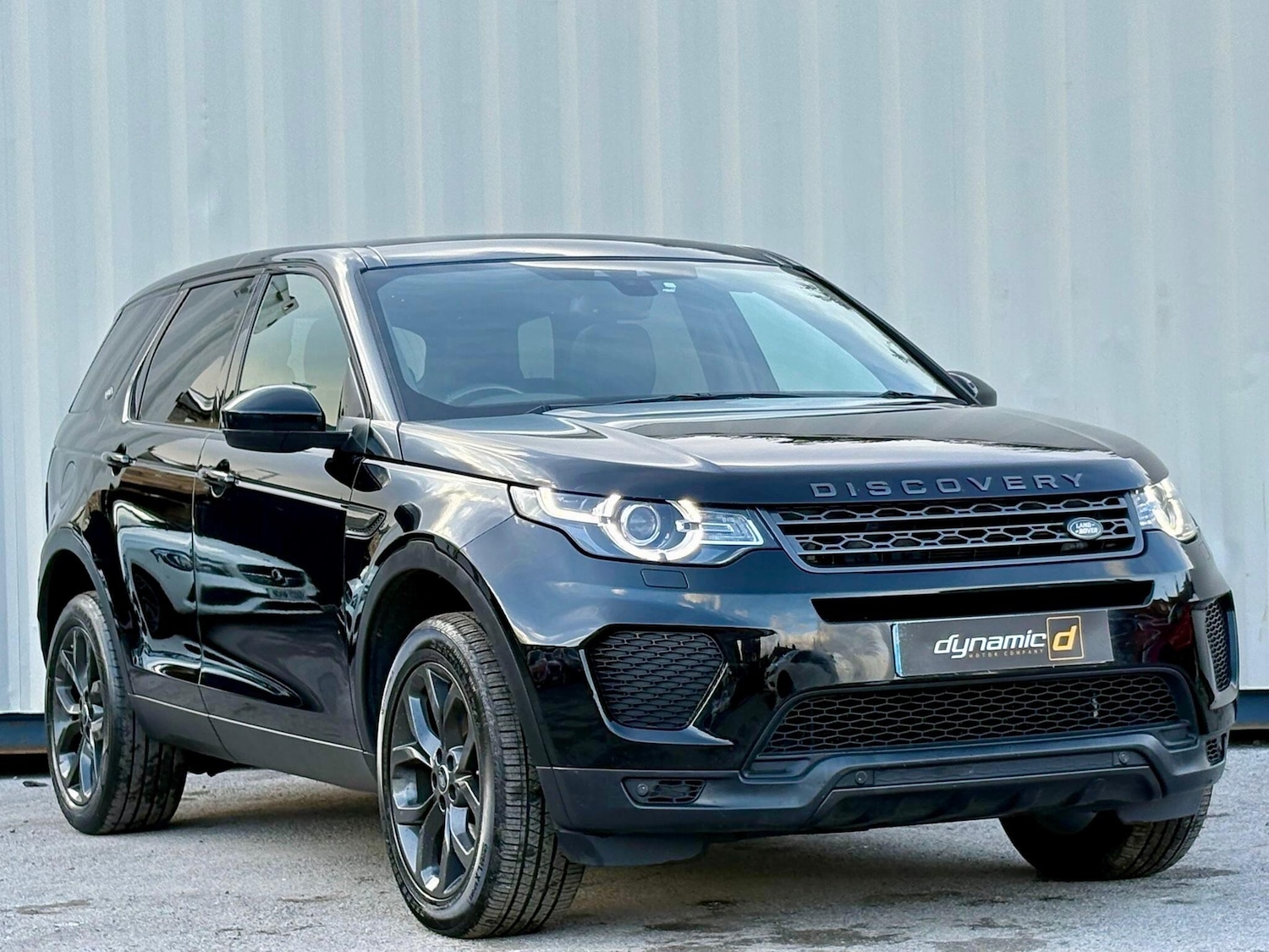 Used Land Rover Discovery Sport 2019 for sale - 76926765: Photo 2