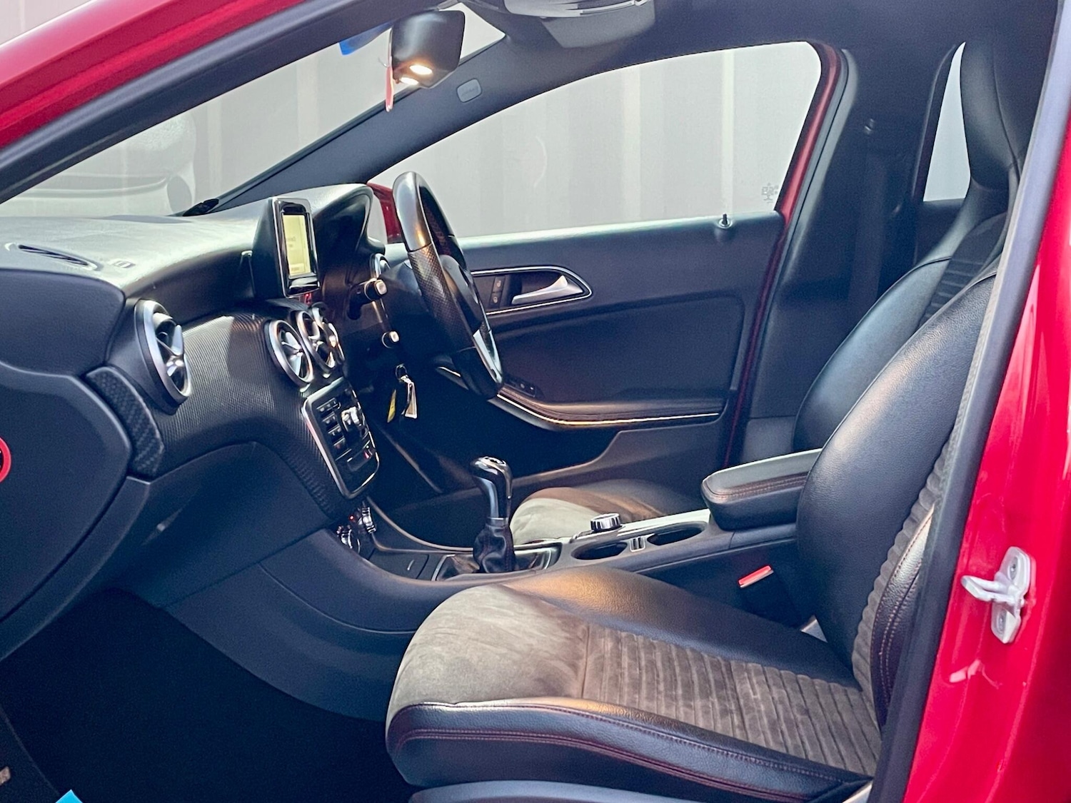 Used Mercedes-Benz A-Class 2015 for sale - 76377383: Photo 42