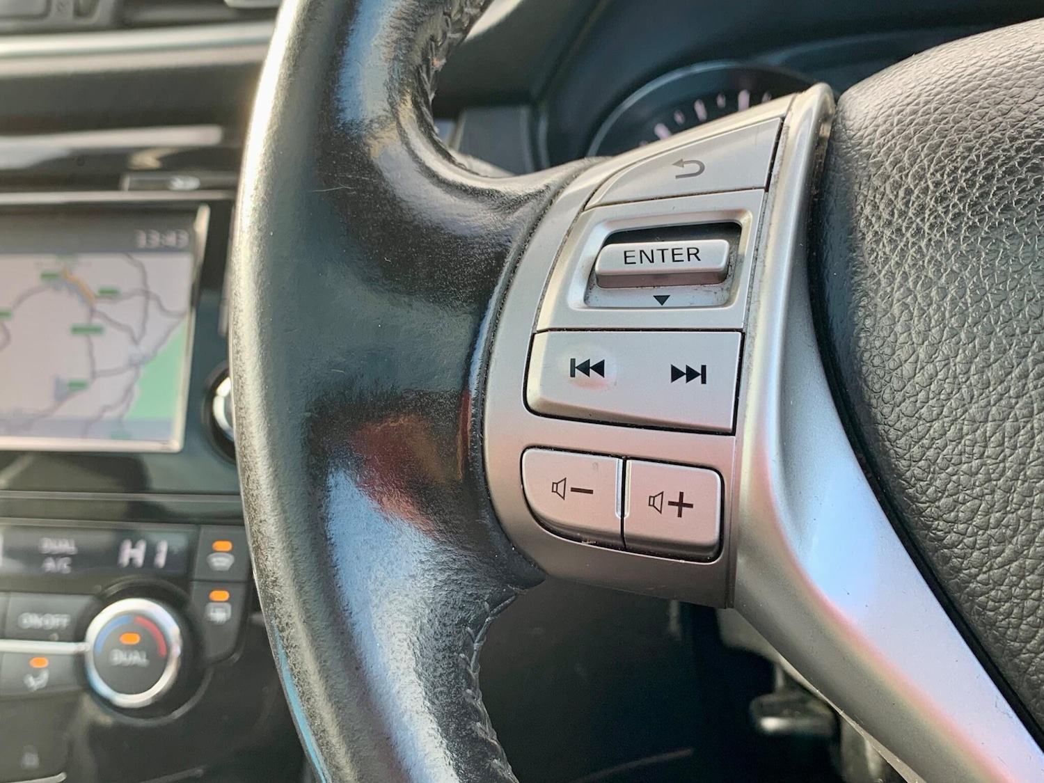 Used Nissan Qashqai 2016 for sale - 76832109: Photo 31