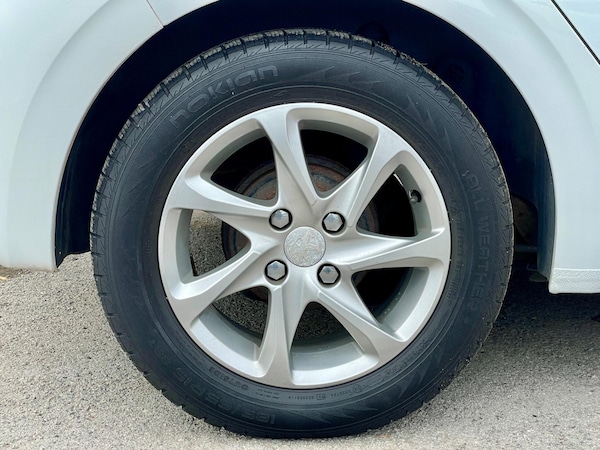 Used Peugeot 208 2015 for sale - 76270368: Photo 13