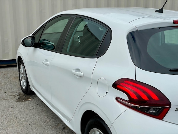 Used Peugeot 208 2015 for sale - 76270368: Photo 15