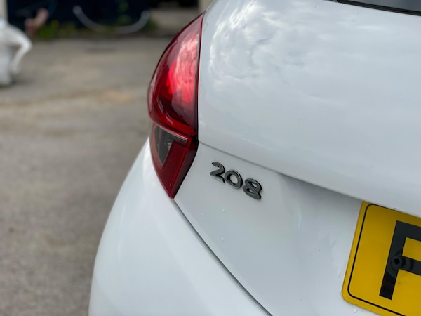 Used Peugeot 208 2015 for sale - 76270368: Photo 23