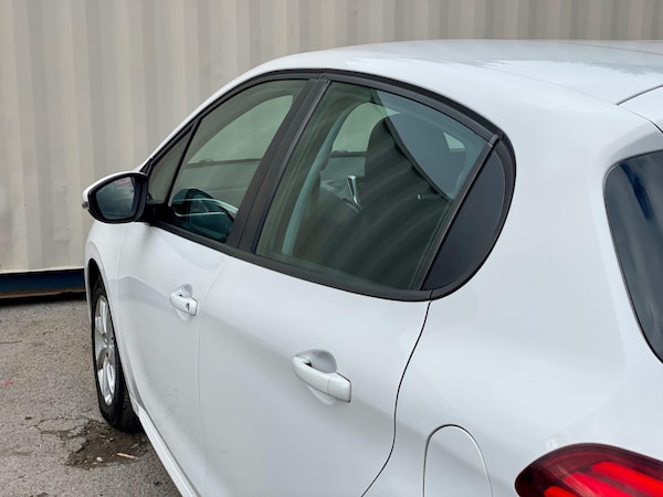 Used Peugeot 208 2015 for sale - 76270368: Photo 26