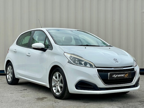 Used Peugeot 208 2015 for sale - 76270368: Photo 2