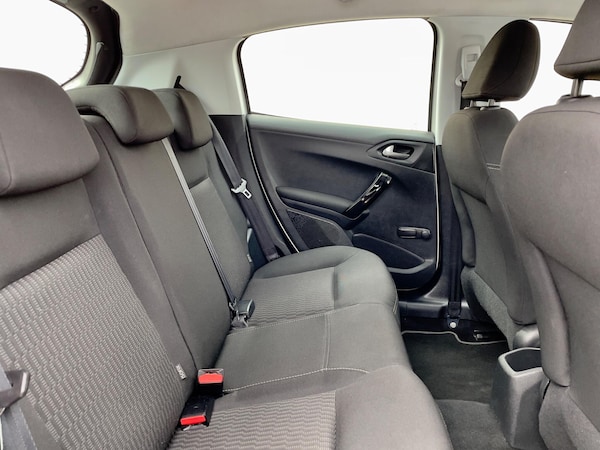 Used Peugeot 208 2015 for sale - 76270368: Photo 36