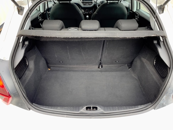 Used Peugeot 208 2015 for sale - 76270368: Photo 37