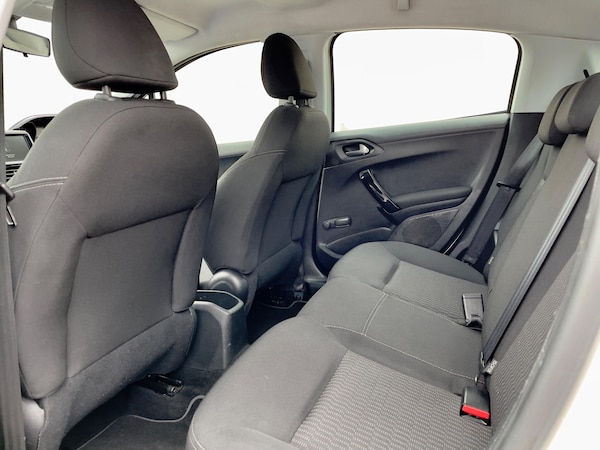 Used Peugeot 208 2015 for sale - 76270368: Photo 38