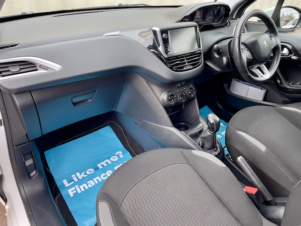 Used Peugeot 208 2015 for sale - 76270368: Photo 42