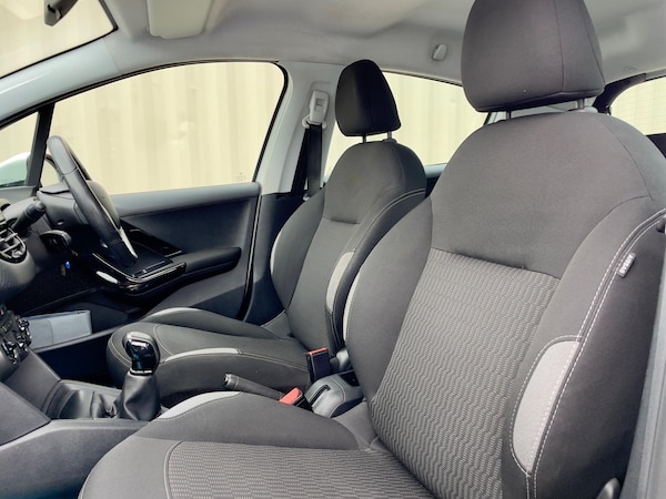 Used Peugeot 208 2015 for sale - 76270368: Photo 44