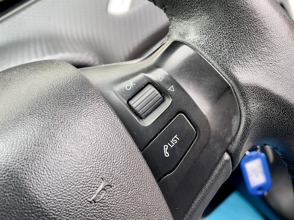Used Peugeot 208 2015 for sale - 76270368: Photo 46