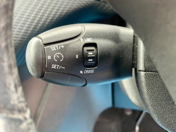 Used Peugeot 208 2015 for sale - 76270368: Photo 47