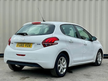 Used Peugeot 208 2015 for sale - 76270368: Photo