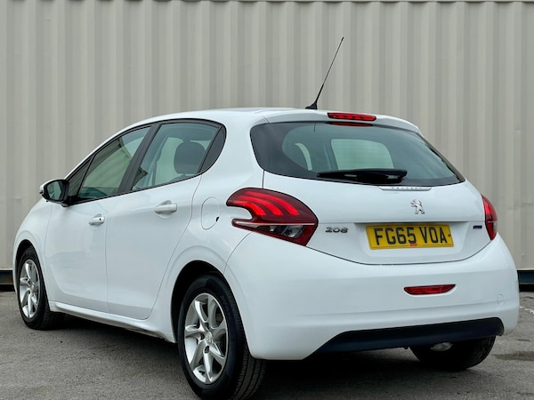 Used Peugeot 208 2015 for sale - 76270368: Photo 5