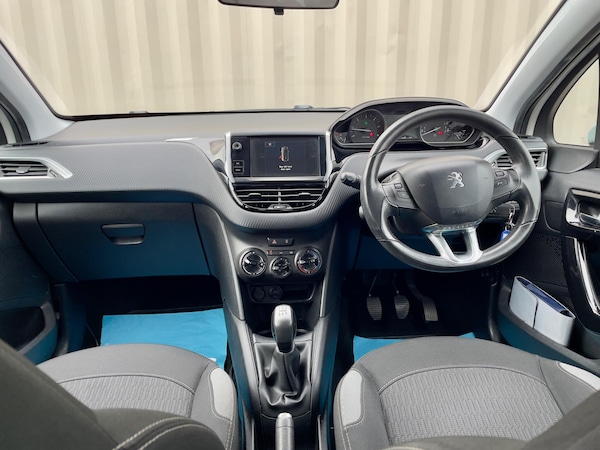 Used Peugeot 208 2015 for sale - 76270368: Photo 9