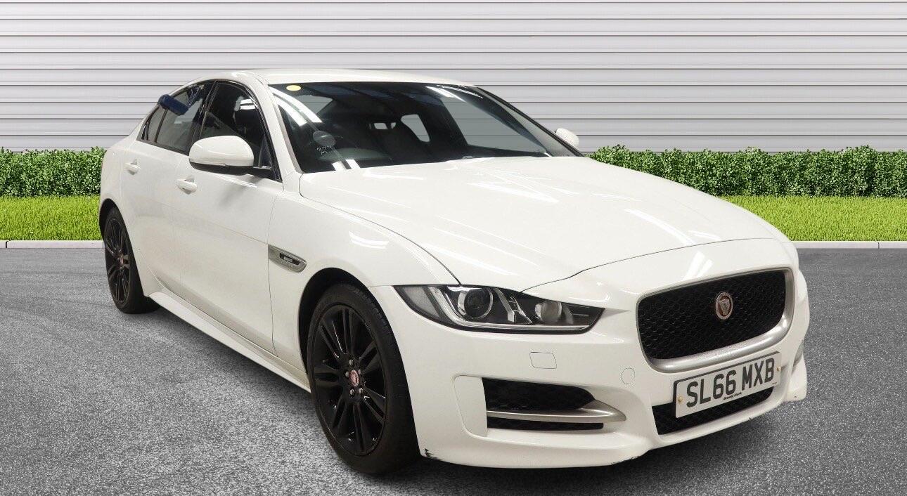 Used Jaguar XE 2016 for sale - 77537675: Photo 3