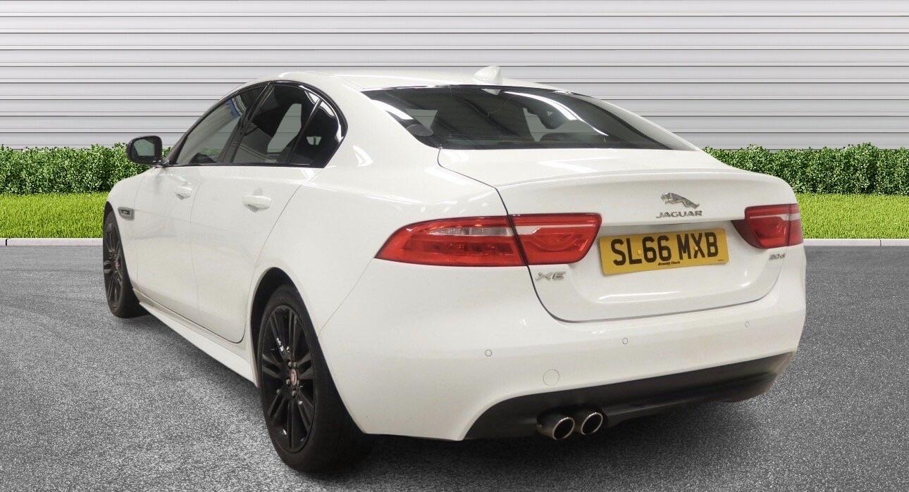 Used Jaguar XE 2016 for sale - 77537675: Photo 4