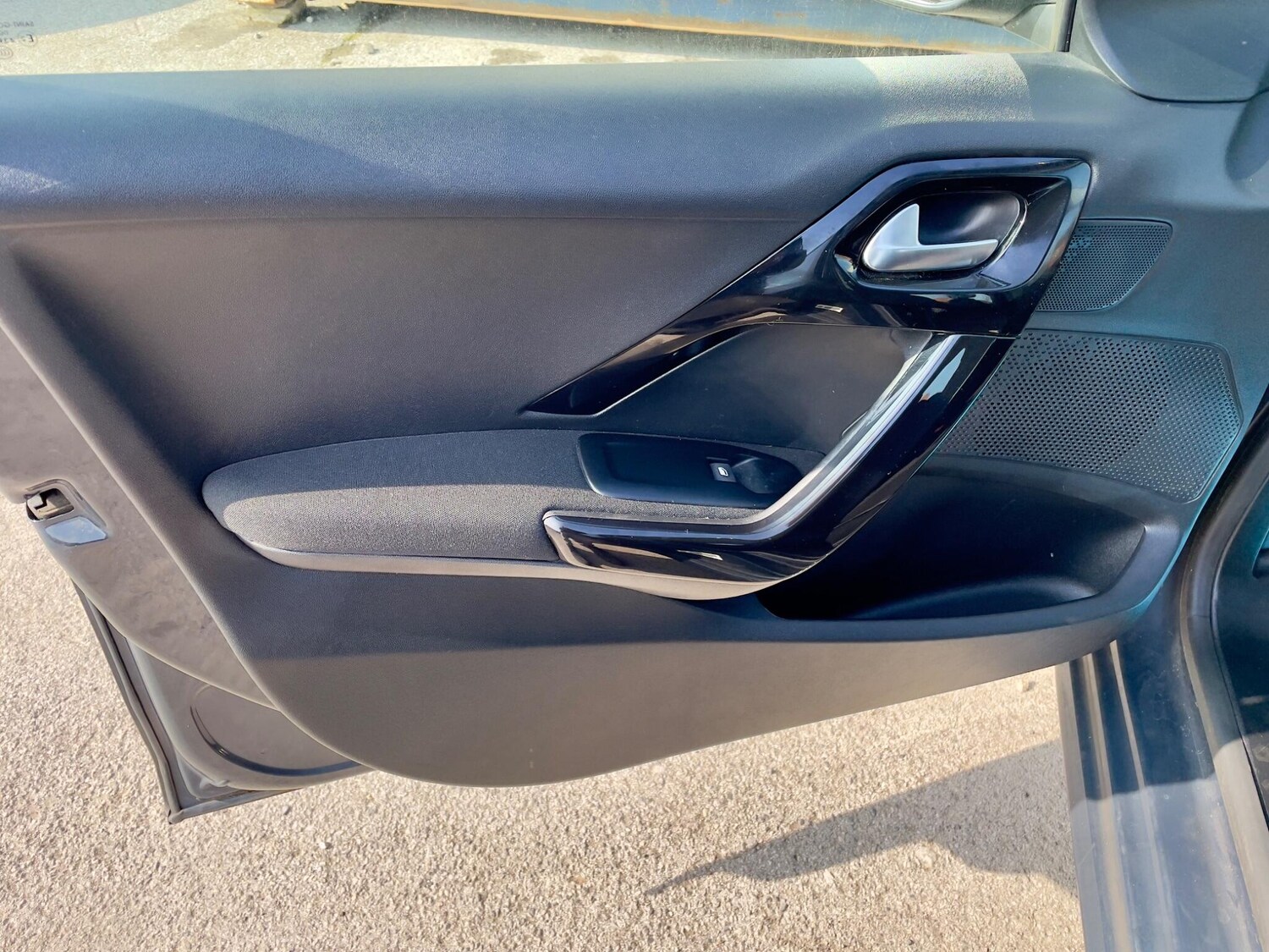 Used Peugeot 208 2018 for sale - 77993710: Photo 40