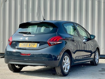 Used Peugeot 208 2018 for sale - 77993710: Photo