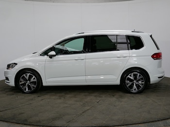 Used Volkswagen Touran 2020 for sale - 76396579: Photo