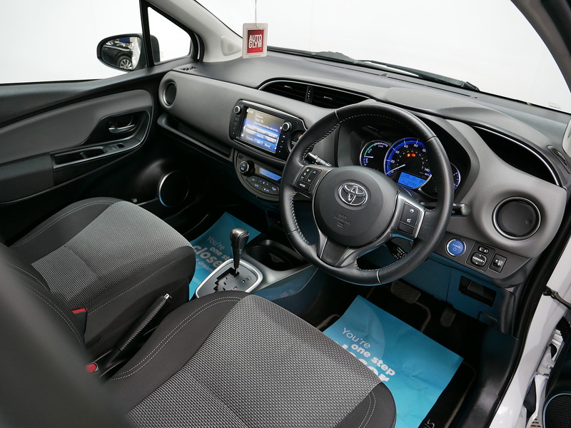 Used Toyota Yaris 2017 for sale - 76396531: Photo 31