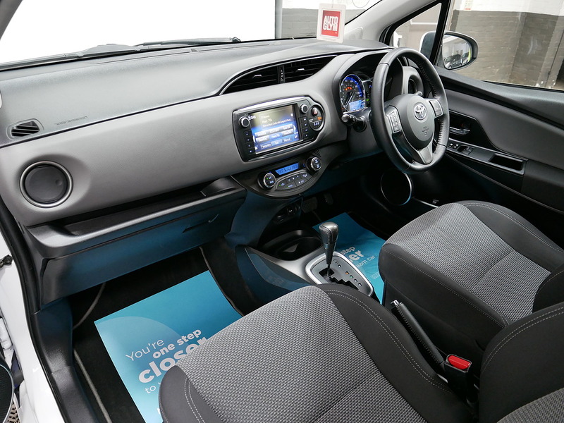 Used Toyota Yaris 2017 for sale - 76396531: Photo 33