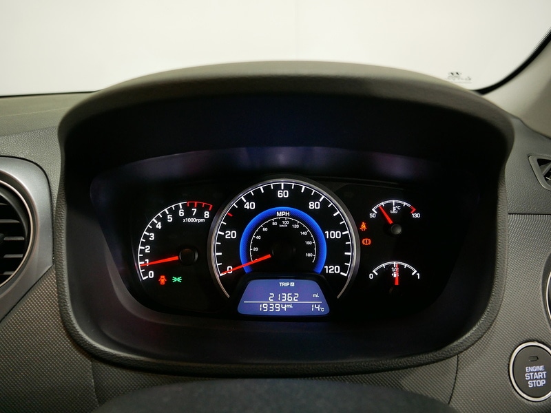 Used Hyundai i10 2019 for sale - 76407118: Photo 11