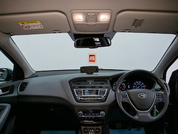 Used Hyundai i20 2015 for sale - 76396550: Photo