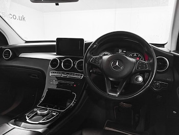 Used Mercedes-Benz GLC 2019 for sale - 77805348: Photo