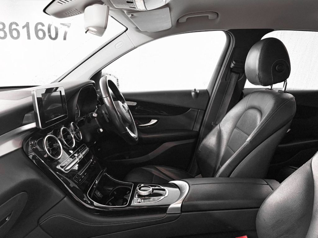 Used Mercedes-Benz GLC 2019 for sale - 77805348: Photo 8