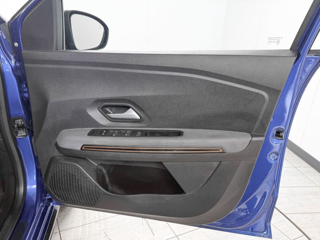 Used Dacia Sandero Stepway 2024 for sale - 77378855: Photo 11