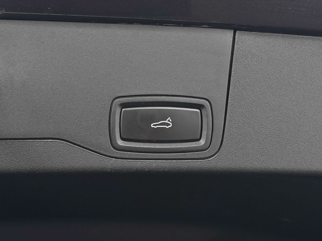 Used Porsche Taycan 2022 for sale - 77349911: Photo 18