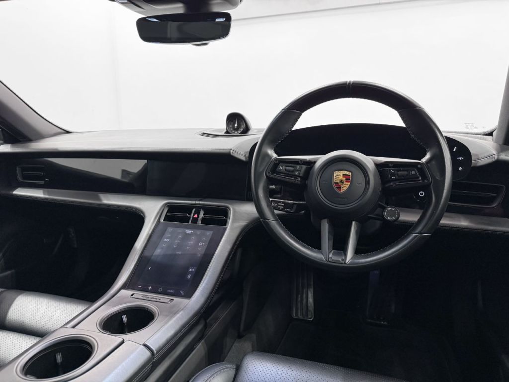 Used Porsche Taycan 2022 for sale - 77349911: Photo 4