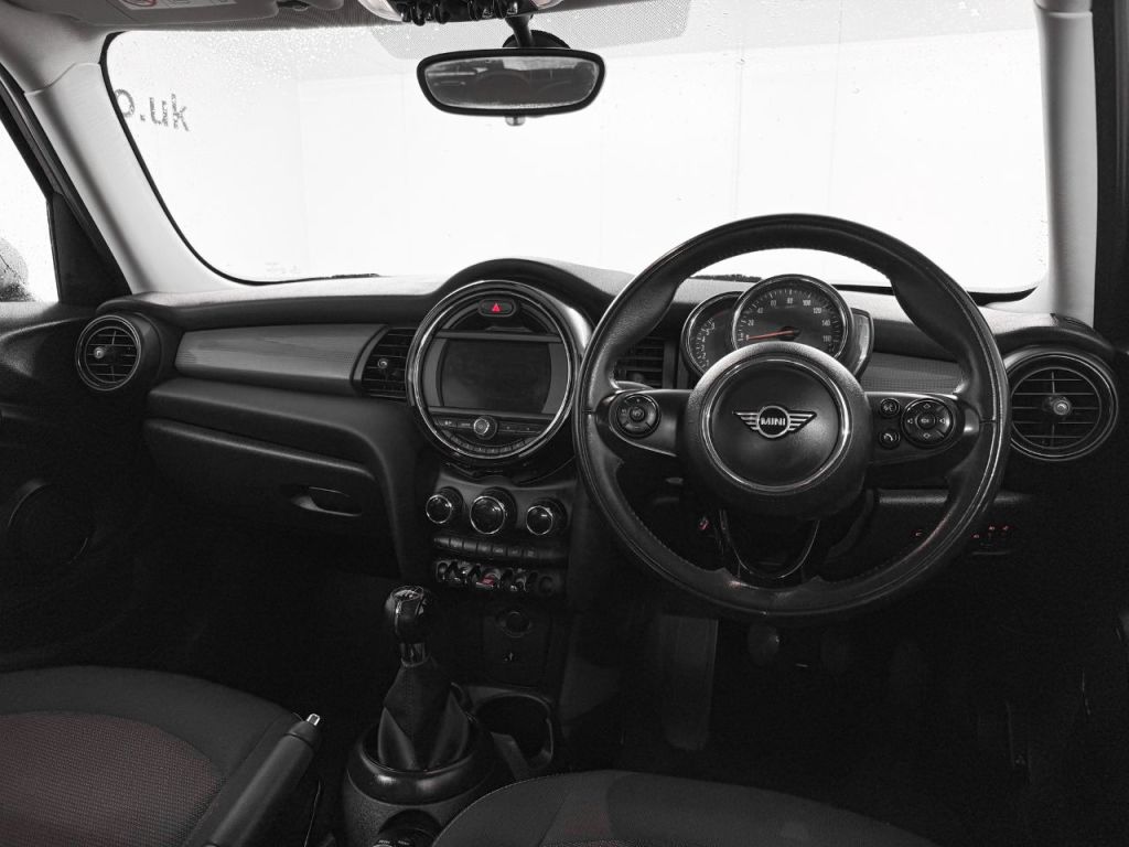 Used MINI Hatch 2018 for sale - 77620839: Photo 2