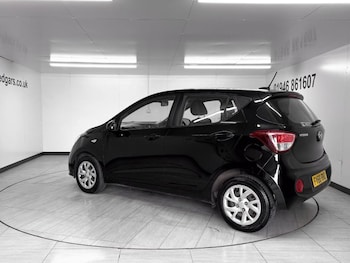 Used Hyundai i10 2018 for sale - 77904579: Photo